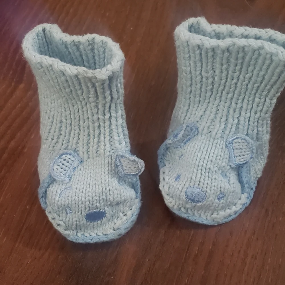 Disney Newborn Winnie-the-Pooh Knitted Baby Booties